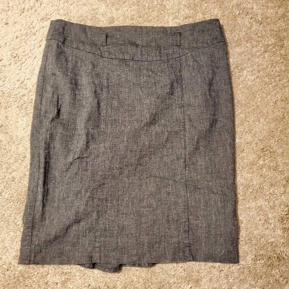 CLEARANCE SALE! Ruffle back pencil skirt - Picture 1 of 2